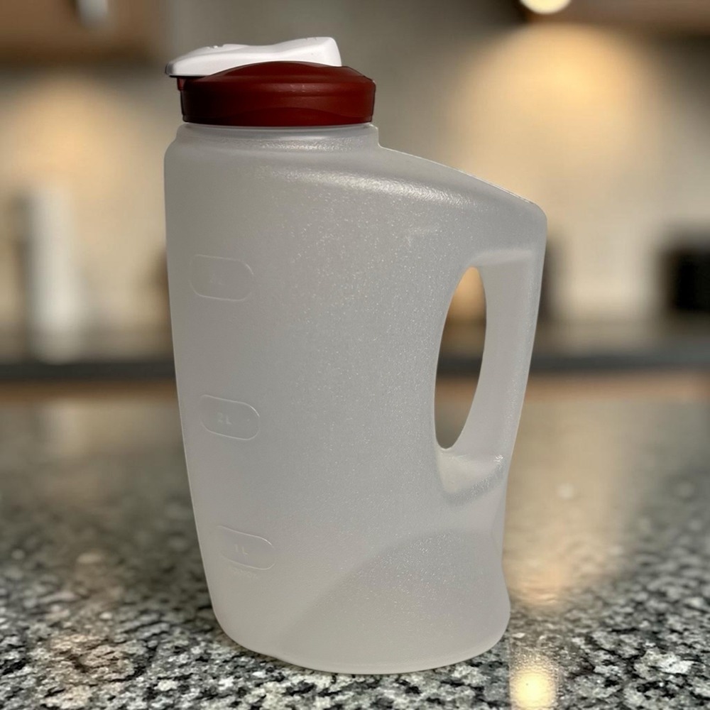 Rubbermaid Mixer Mate 1-Gallon Plastic Pitcher Red Top White Spout Handle USA